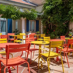 De La Fontaine Hotell